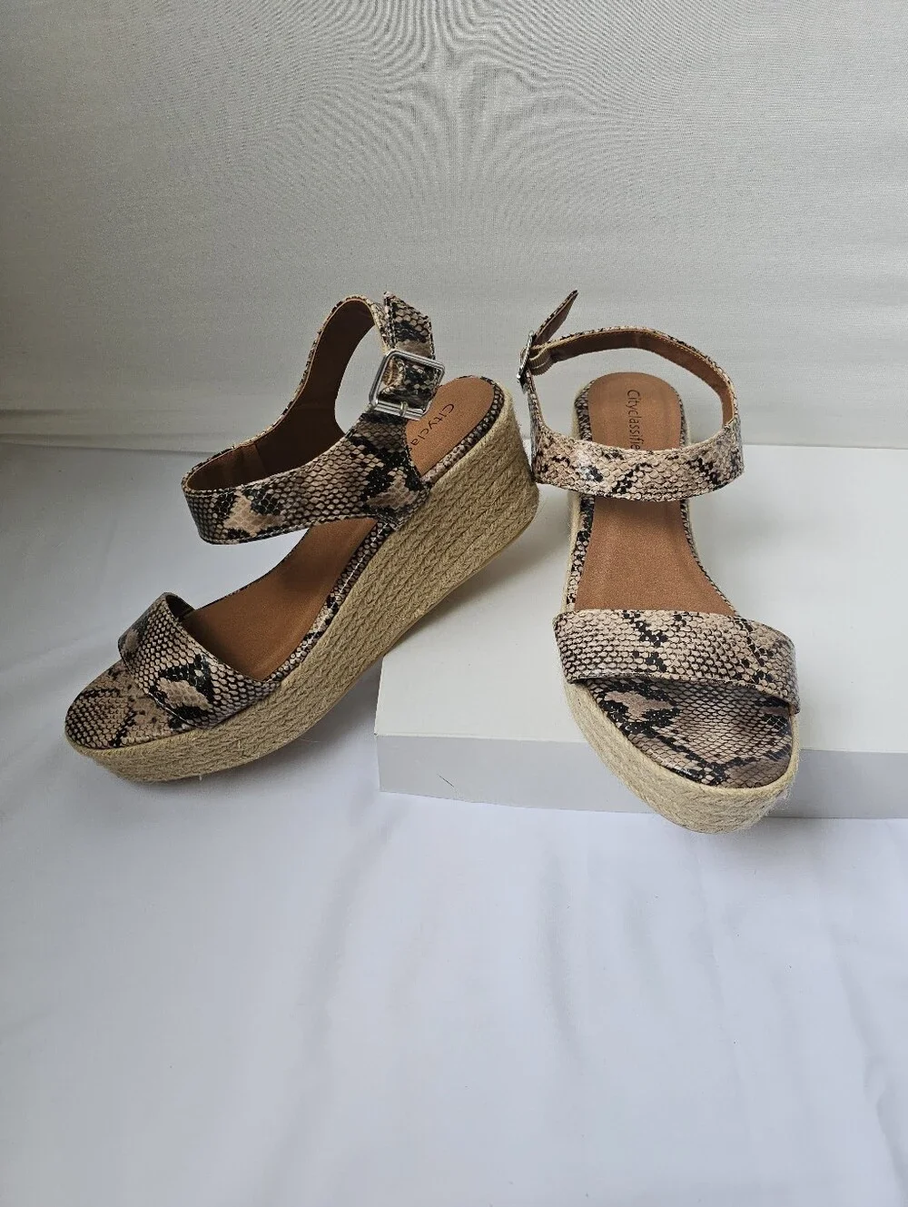 City Classified Snakeskin Espadrille Wedge Sandals Size 10